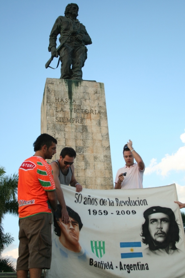 «Вдевятером  по Кубе или мы из Кракожии…»