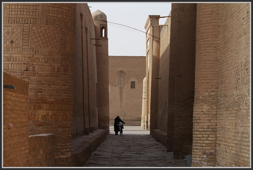 Их быт и их нравы: повседневная жизнь в фотографиях