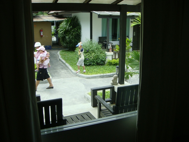 СаТаХуаБа (июль 2011) - every day we’re shuffling (: