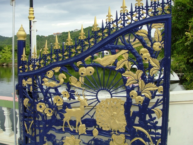 СаТаХуаБа (июль 2011) - every day we’re shuffling (: