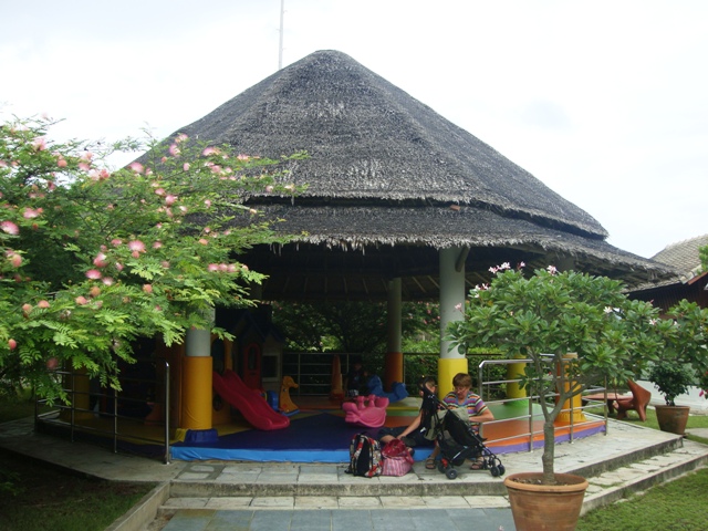 СаТаХуаБа (июль 2011) - every day we’re shuffling (: