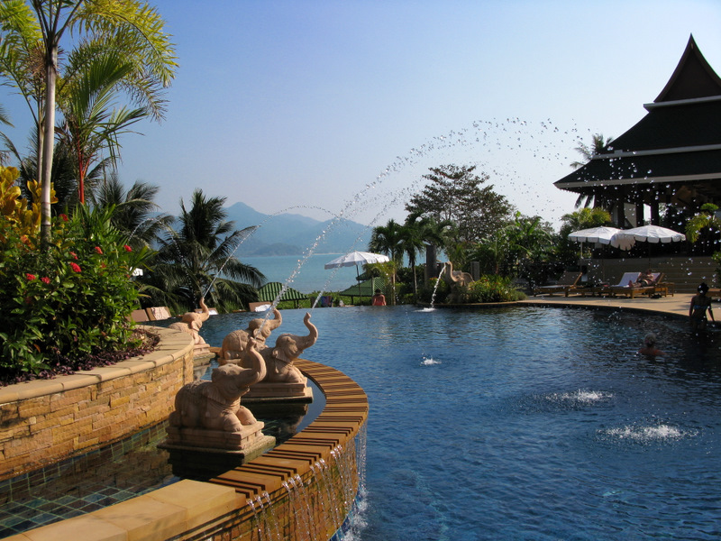 Безмятежный отдых в мятежном Таиланде