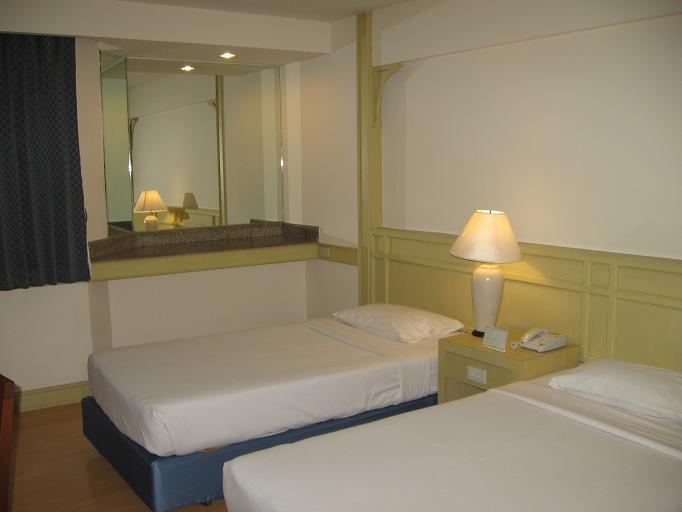 Свадебное путешествие и первая самостоятельная поездка в Тай