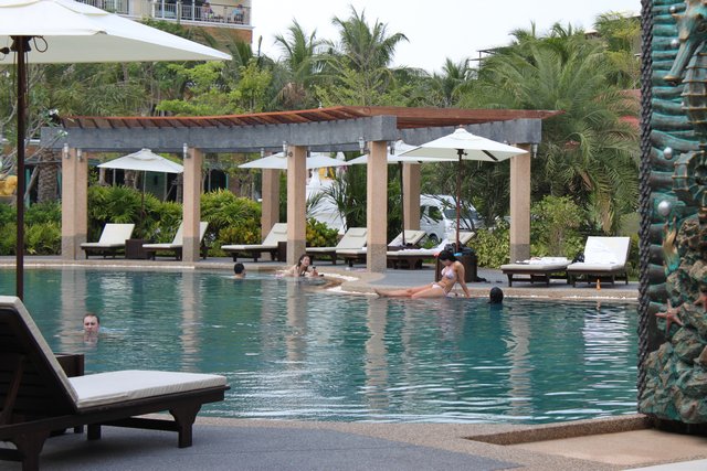 Сочинение. Как я провел лето, нет зиму, нет отпуск. Пукет и