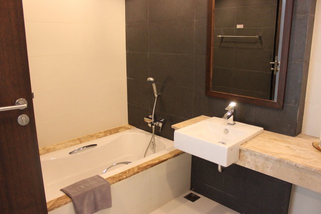 Сочинение. Как я провел лето, нет зиму, нет отпуск. Пукет и