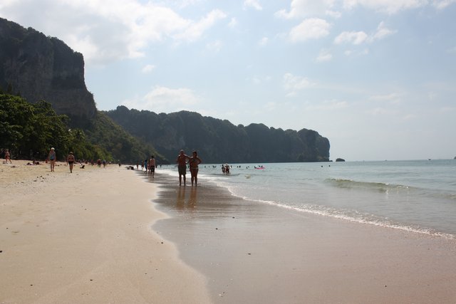 Сочинение. Как я провел лето, нет зиму, нет отпуск. Пукет и