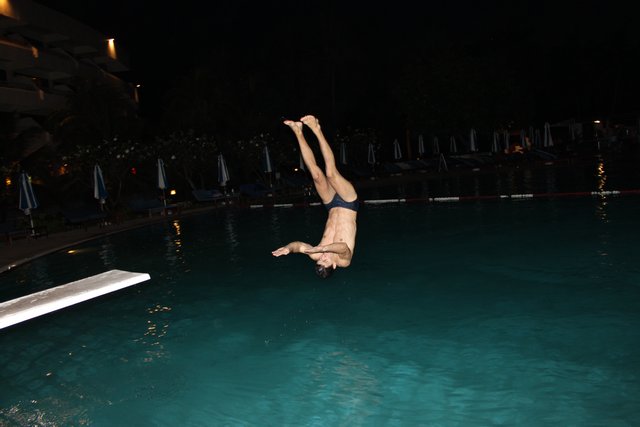 Сочинение. Как я провел лето, нет зиму, нет отпуск. Пукет и