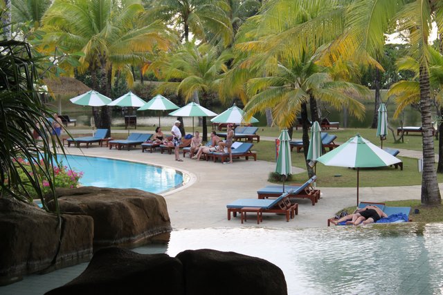 Сочинение. Как я провел лето, нет зиму, нет отпуск. Пукет и