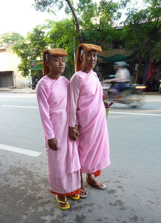 Бабушки - старушки.