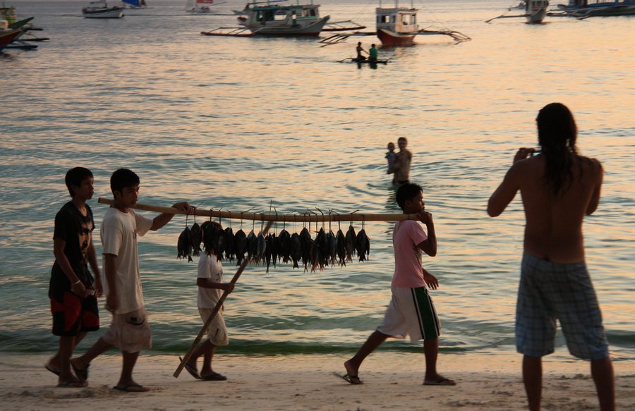Их быт и их нравы: повседневная жизнь в фотографиях