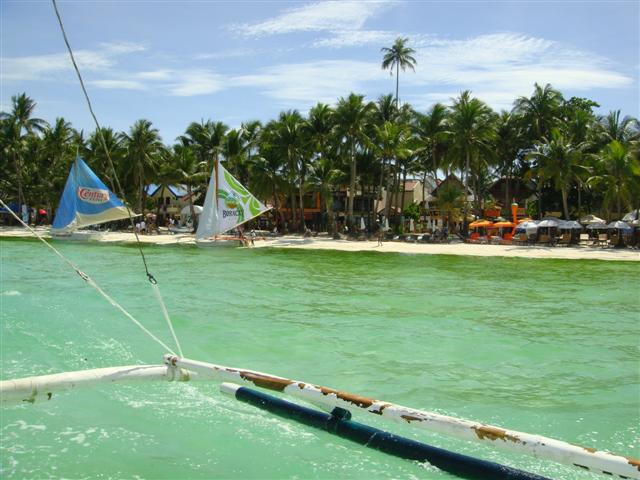 Hi, Boracay: nigi nigi, lapu lapu, halo halo...