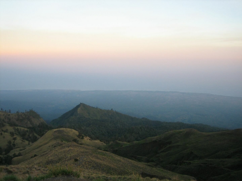 Трекинг в кратер Ринджани (Ломбок), Гили Нангу и Гили Траван