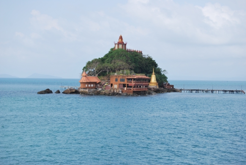 Негативный отзыв о визите в Камбоджу и беседа о камбоджийцах