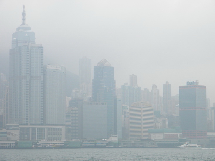 Из Китая в Гонконг, апрель 2011(фототрафик)