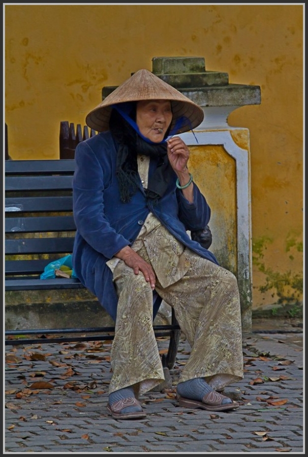 Бабушки - старушки.