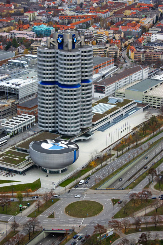 Небо над Берлином..., Регенсбургом, Мюнхеном и Парижем