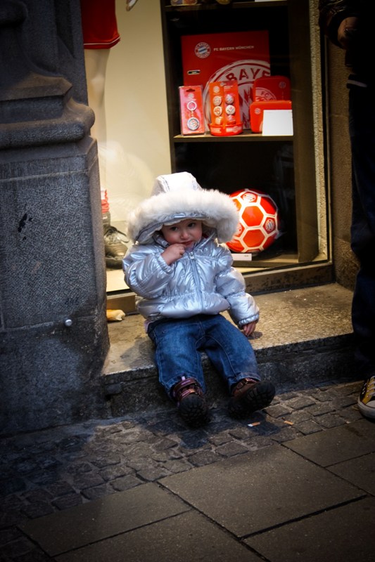 Небо над Берлином..., Регенсбургом, Мюнхеном и Парижем