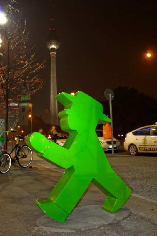 Небо над Берлином..., Регенсбургом, Мюнхеном и Парижем