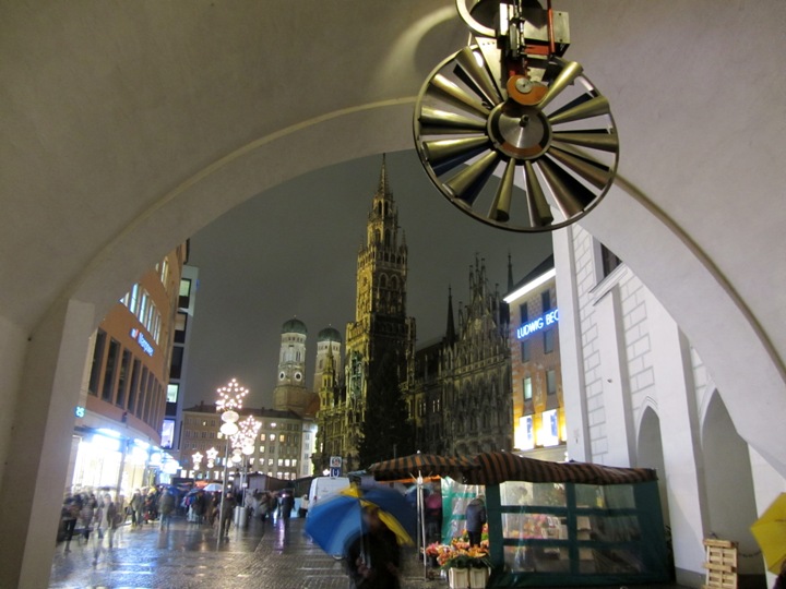 Дождливый вечер в Мюнхене - маленький фотоэтюд