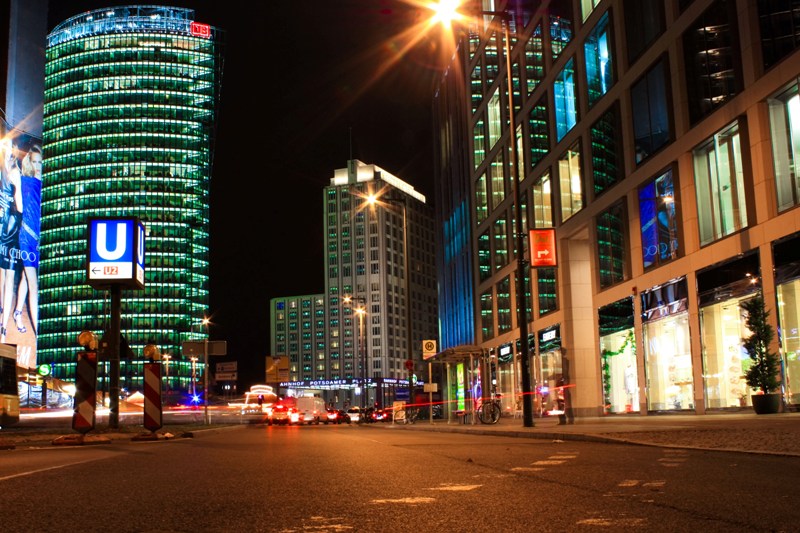 Небо над Берлином..., Регенсбургом, Мюнхеном и Парижем