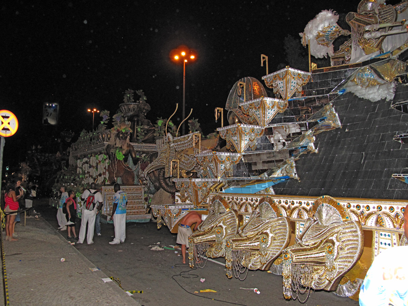 Бразильский карнавал. Карнавал в Сальвадоре : репортаж он-лайн
