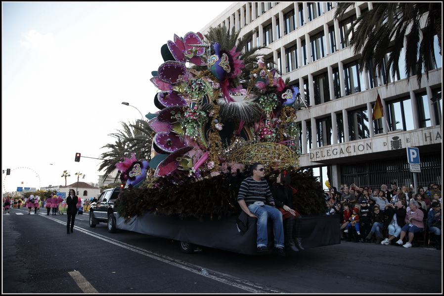 Карнавал Тенерифе 2012г. "FLOWER POWER, незабываемые 60-е годы"