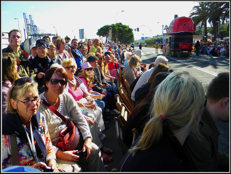 Карнавал Тенерифе 2012г. "FLOWER POWER, незабываемые 60-е годы"