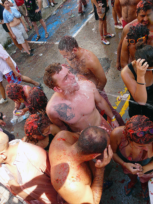 La Tomatina: Праздник непослушания по-испански La Tomatina: Праздник непослушания по-испански
