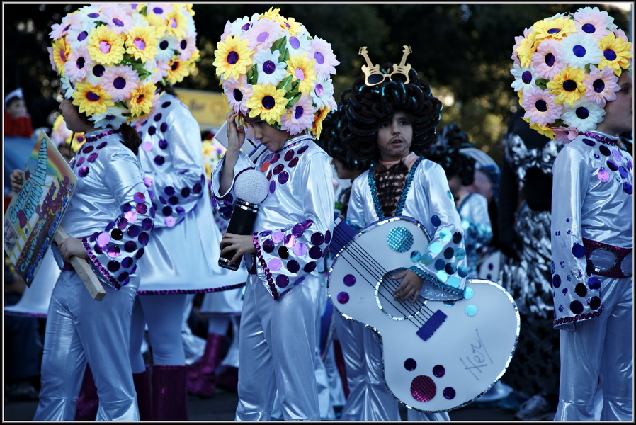 Карнавал Тенерифе 2012г. "FLOWER POWER, незабываемые 60-е годы"