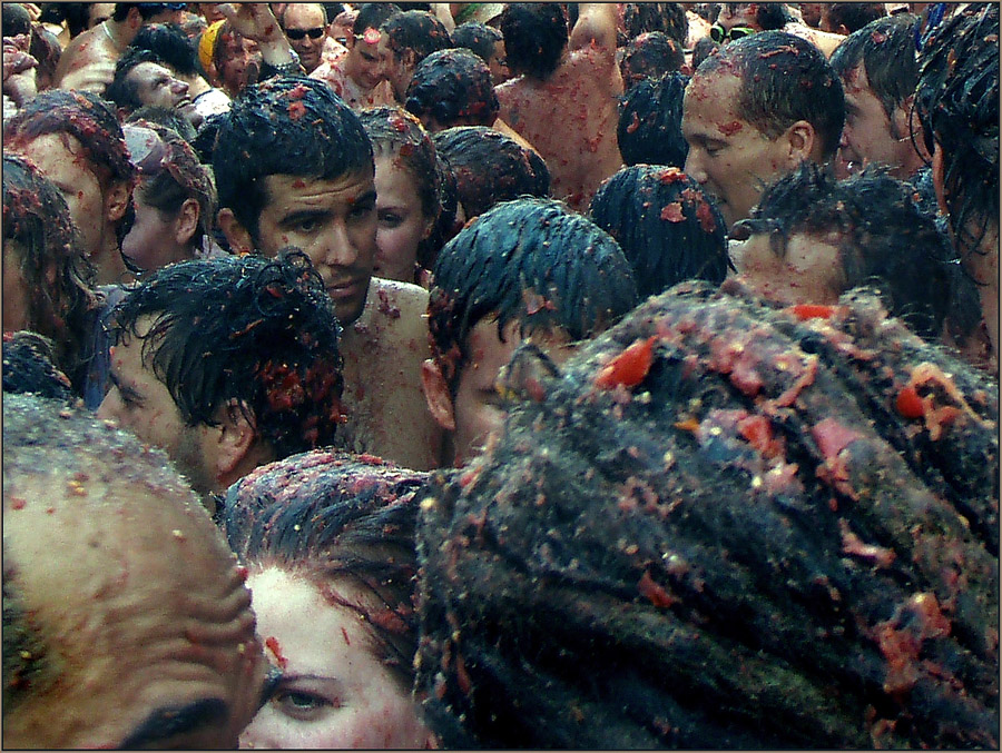 La Tomatina: Праздник непослушания по-испански